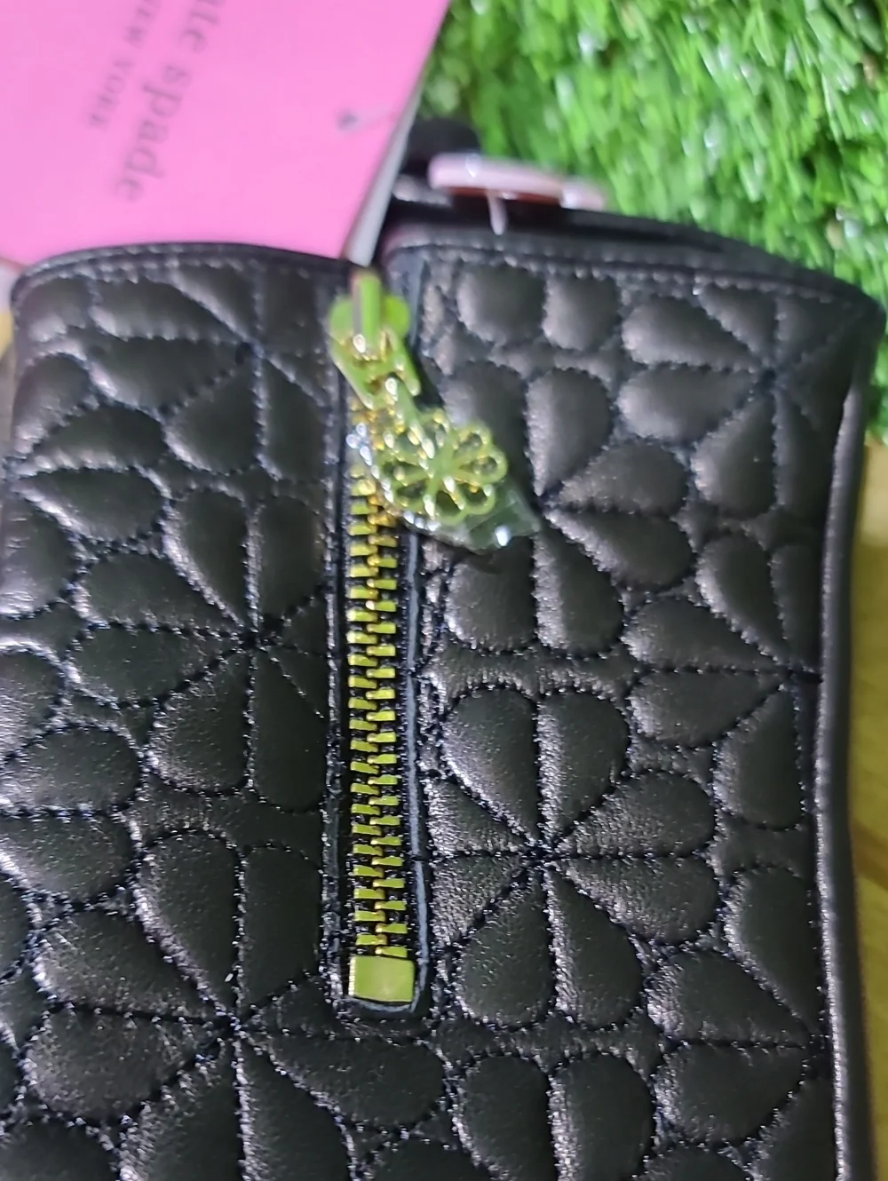 Kate Spade Quilted Flower Zipped Gloves Black / Small NWT